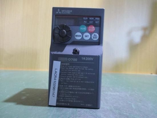 【中古】三菱電機　FR-D720-0.1K インバータ本体 FR-D720-0.1K 2021年製 インバータ FREQROL-D700シリーズ 三相