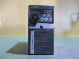  MITSUBISHI FR-D720-0.75K 200V С