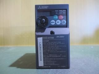  MITSUBISHI FR-D720-0.75K 200V С