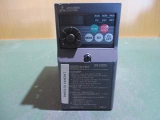  MITSUBISHI FR-D720-0.75K 200V С