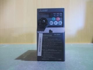  MITSUBISHI FR-D720-0.75K 200V С