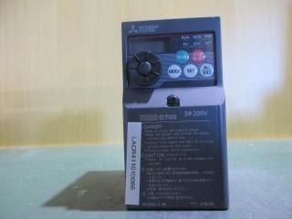  MITSUBISHI FR-D720-0.4K 200V С