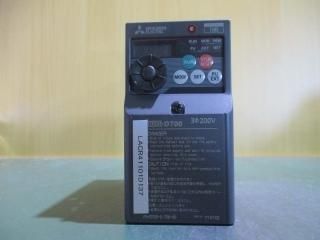  MITSUBISHI FR-D720-0.75K-60 200V С