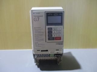  YASKAWA CIMR-G7A22P2  С 240V 14.4A