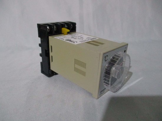 中古Omron 温度調節器 E5C2-R20K AC100-240 0-200 - growdesystem