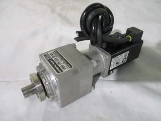  KEYENCE SV-M005CS 50W AC SERVO MOTOR +VRSF-PB-25B-50-MV