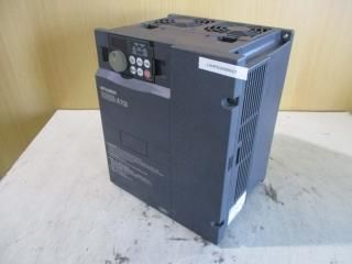  MITSUBISHI INVERTER FR-A720-7.5K  С  200-220V  7.5KW