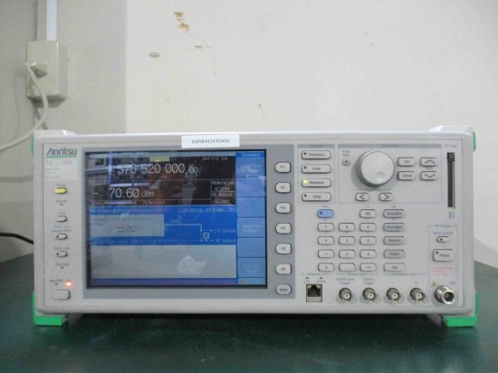 中古 ANRITSU MG3700A 250KHz-3GHz ベクトル信号発生器 200va MAX 通電 