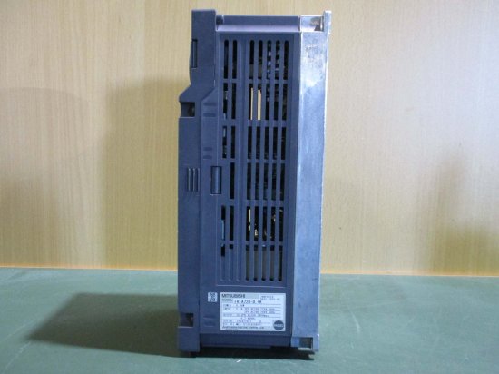 中古 MITSUBISHI FREQROL-A700 INVERTER FR-A720-0.4K インバーター