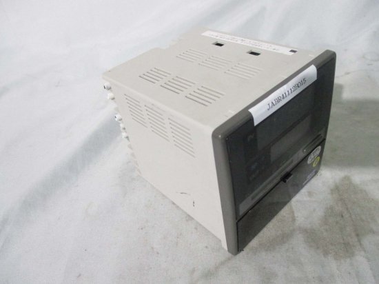 中古 YAMATAKE TEMPERATURE CONTROLLER SDC31 C316DA000300 温度調節器 