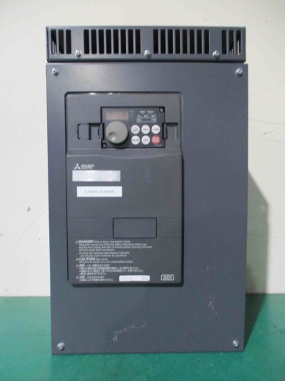 中古MITSUBISHI FR-A721-7.5K In: 52A 3PH AC200-240V 50/60Hz Out: 33A 3PH ...