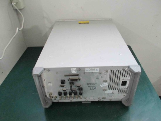 中古 Agilent 8960 SERIES 10 E5515C WIRELESS COMMUNICATIONS TEST SET  無線通信テストセット 通電OK - growdesystem