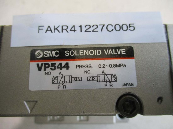 中古 SMC SOLENOID VALVE VP544 3ポートソレノイドバルブ 2セット - growdesystem