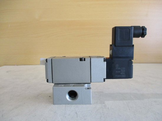 中古 SMC SOLENOID VALVE VP544 3ポートソレノイドバルブ 2セット - growdesystem