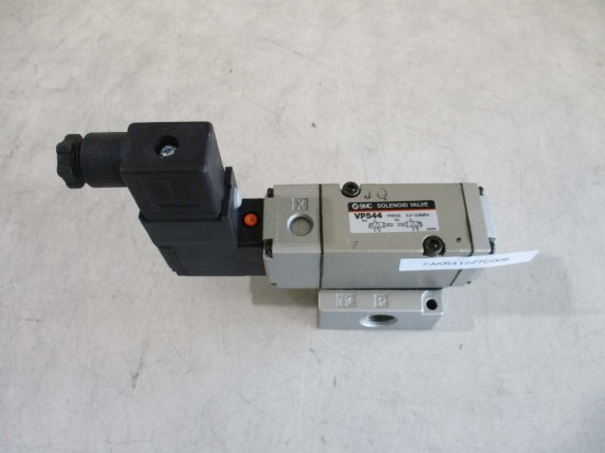 中古 SMC SOLENOID VALVE VP544 3ポートソレノイドバルブ 2セット - growdesystem