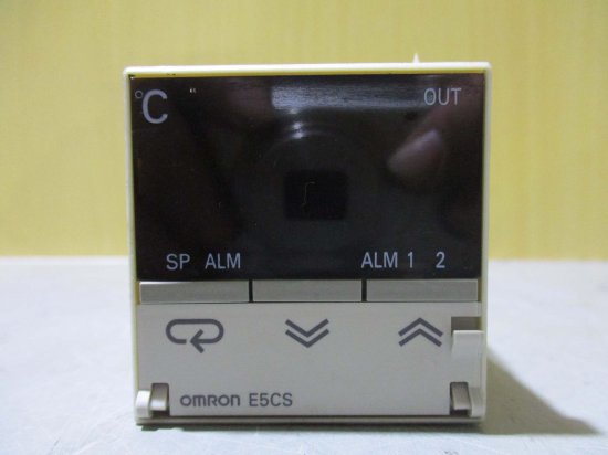 中古 OMRON temperature controller E5CS-R1PU-W 電子温度調節器 - growdesystem