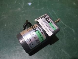  ORIENTAL MOTOR INDUCTION MOTOR 2IK6GN-CW/GEAR HEAD D3081-122