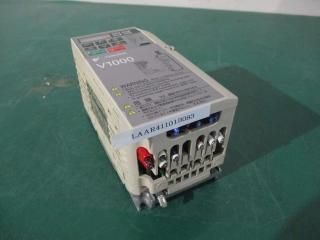  YASKAWA V1000 Inverter CIMR-VA2A0002BSA С 0.4KW/0.2KW AC3PH 200-240V 50/60Hz