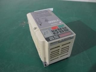  YASKAWA V1000 Inverter CIMR-VA2A0002BSA С 0.4KW/0.2KW AC3PH 200-240V 50/60Hz