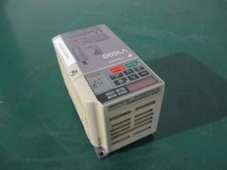  YASKAWA V1000 Inverter CIMR-VA2A0002BSA С 0.4KW/0.2KW AC3PH 200-240V 50/60Hz