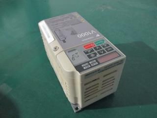  YASKAWA V1000 Inverter CIMR-VA2A0002BSA С 0.4KW/0.2KW AC3PH 200-240V 50/60Hz