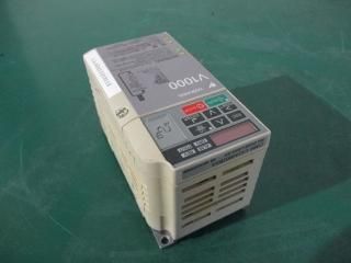  YASKAWA V1000 Inverter CIMR-VA2A0002BSA С 0.4KW/0.2KW AC3PH 200-240V 50/60Hz