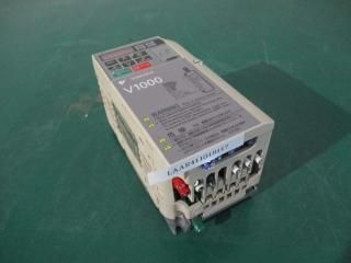  YASKAWA V1000 Inverter CIMR-VA2A0002BSA С 0.4KW/0.2KW AC3PH 200-240V 50/60Hz