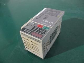  YASKAWA V1000 Inverter CIMR-VA2A0002BSA С 0.4KW/0.2KW AC3PH 200-240V 50/60Hz