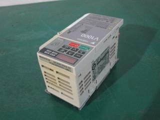  YASKAWA V1000 Inverter CIMR-VA2A0002BSA С 0.4KW/0.2KW AC3PH 200-240V 50/60Hz
