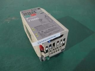  YASKAWA V1000 Inverter CIMR-VA2A0002BSA С 0.4KW/0.2KW AC3PH 200-240V 50/60Hz
