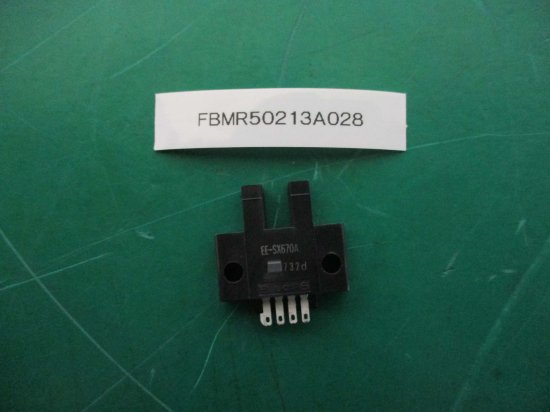 中古 omron EE-SX670A フォト・マイクロセンサ 溝型コネクタ/コード引き出しタイプ(直流光) 9個 - growdesystem