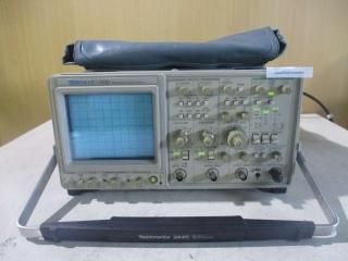  Tektronix 2445A 4 channel 150 Mhz oscilloscope OK