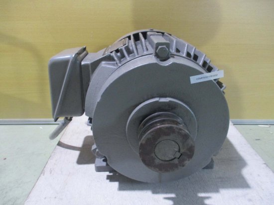 中古 TOSHIBA 三相 モーター 3 PHASE INDUCTION MOTOR IK DBKB 3.7KW