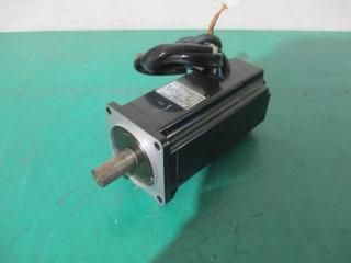 YASKAWA ELECTRIC SGM-04A3S011 AC SERVO MOTOR 400W 200V 2.6A