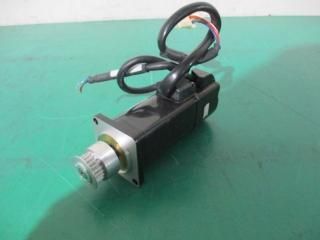 YASKAWA SGMAH-01BAAA1 AC SERVO 100W 100V 2.4A