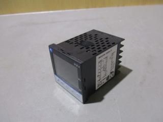  Fuji PXF4APY2-0VM00 PXF4 Digital Temperature Controller 2 Point Alarm  1/16 DIN
