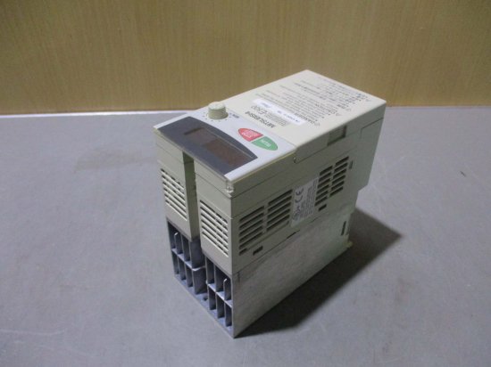 中古 MITSUBISHI INVERTER FR-E520-0.75K インバータ 200-240V 0.75kW