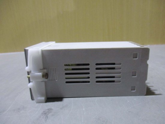 中古 YAMATAKE SDC10 Temperature controller C10T6DTA0400 温度調節器 AC100-240V 7VA  - growdesystem