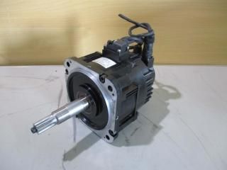  YASKAWA SERVO MOTOR SGMRV-05ANA-YR21 0.45KW 200V 5.2A ̡