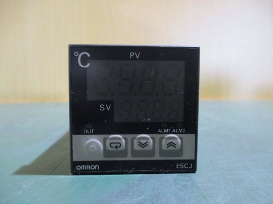 中古 OMRON TEMPERATURE CONTROLLER E5CJ-Q2 温度調節器 - growdesystem