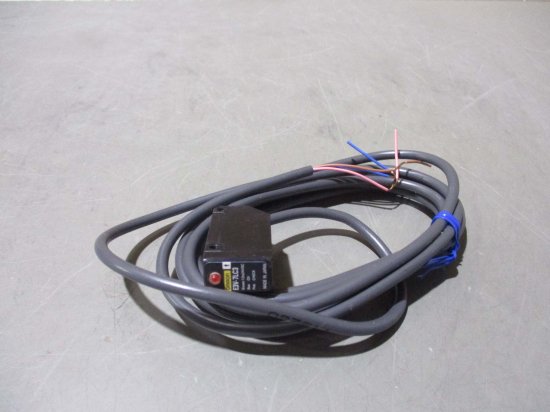 オムロン 光電センサ 投光器 E3V-7LC3 9.12