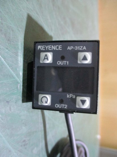 中古 KEYENCE AP-31ZA 2色表示デジタル圧力センサ - growdesystem