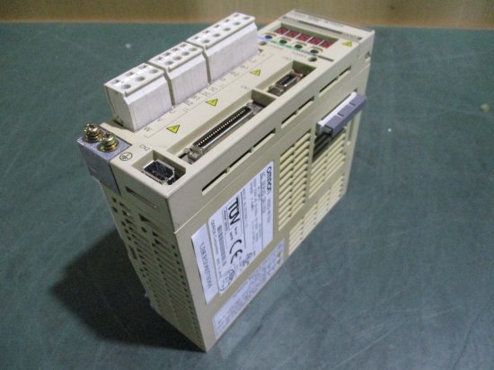 中古 OMRON AC SERVO DRIVER R88D-WT02H 200/230VAC サーボドライバ