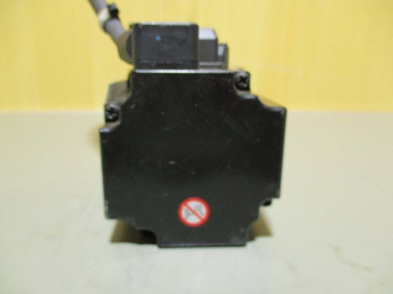 中古 KEYENCE AC SERVO MOTOR SV2-M020AS AC サーボモーター 200W - growdesystem