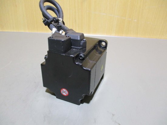 中古 KEYENCE AC SERVO MOTOR SV2-M020AS AC サーボモーター 200W - growdesystem