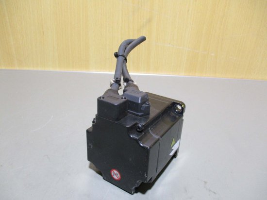 中古 KEYENCE AC SERVO MOTOR SV2-M020AS AC サーボモーター 200W