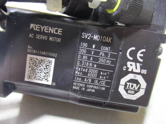 中古 KEYENCE AC SERVO MOTOR SV2-M010AK AC サーボモーター 100W