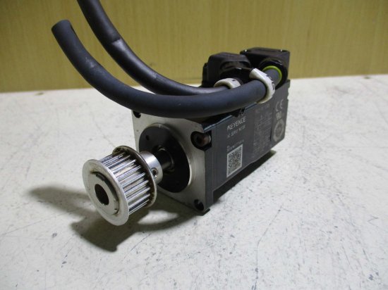 中古 KEYENCE SV2-M010AS 100W 200V ACサーボシステム ストレート軸