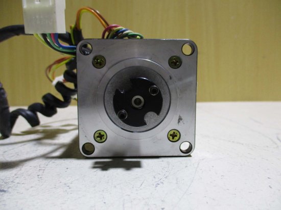 中古 ORIENTAL MOTOR 2-PHASE STEPPING MOTOR C6110-9212 DC 4V - growdesystem