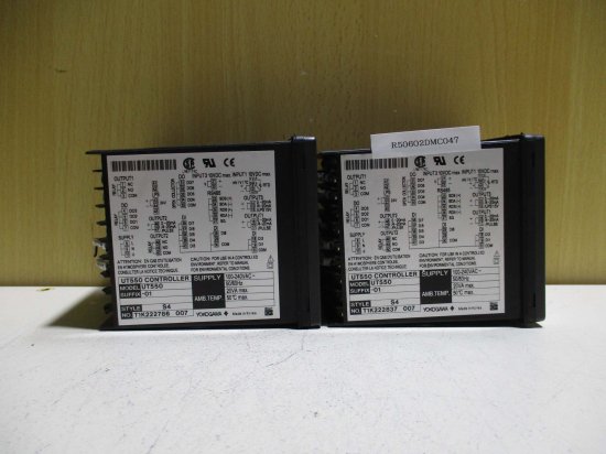 中古 YOKOGAWA CONTROLLER UT550 デジタル指示調節計 100-240VAC 2個 - growdesystem